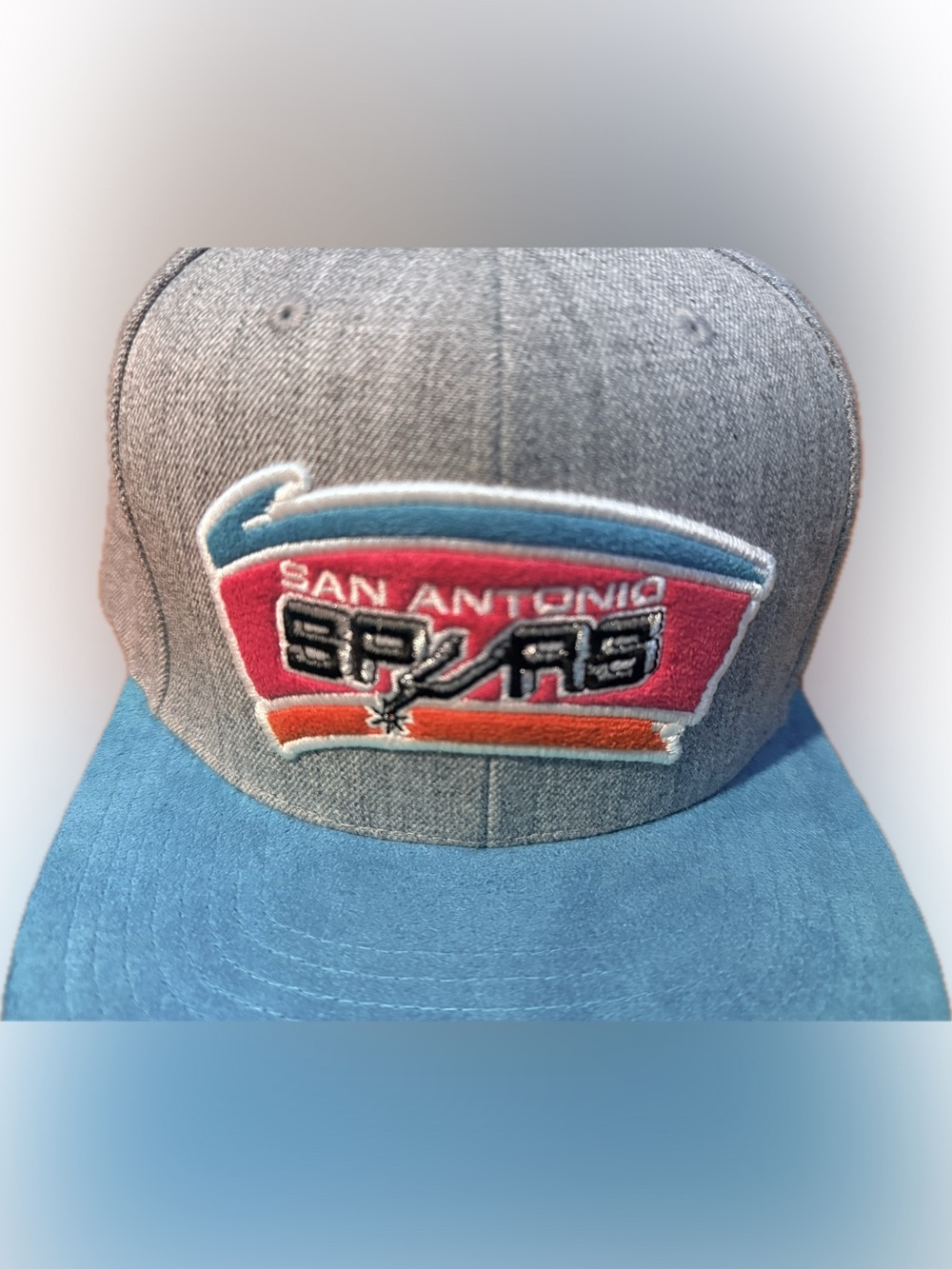 San Antonio Spurs Grey/Teal Mitchell & Ness Snapback Hat - Picture 2 of 8